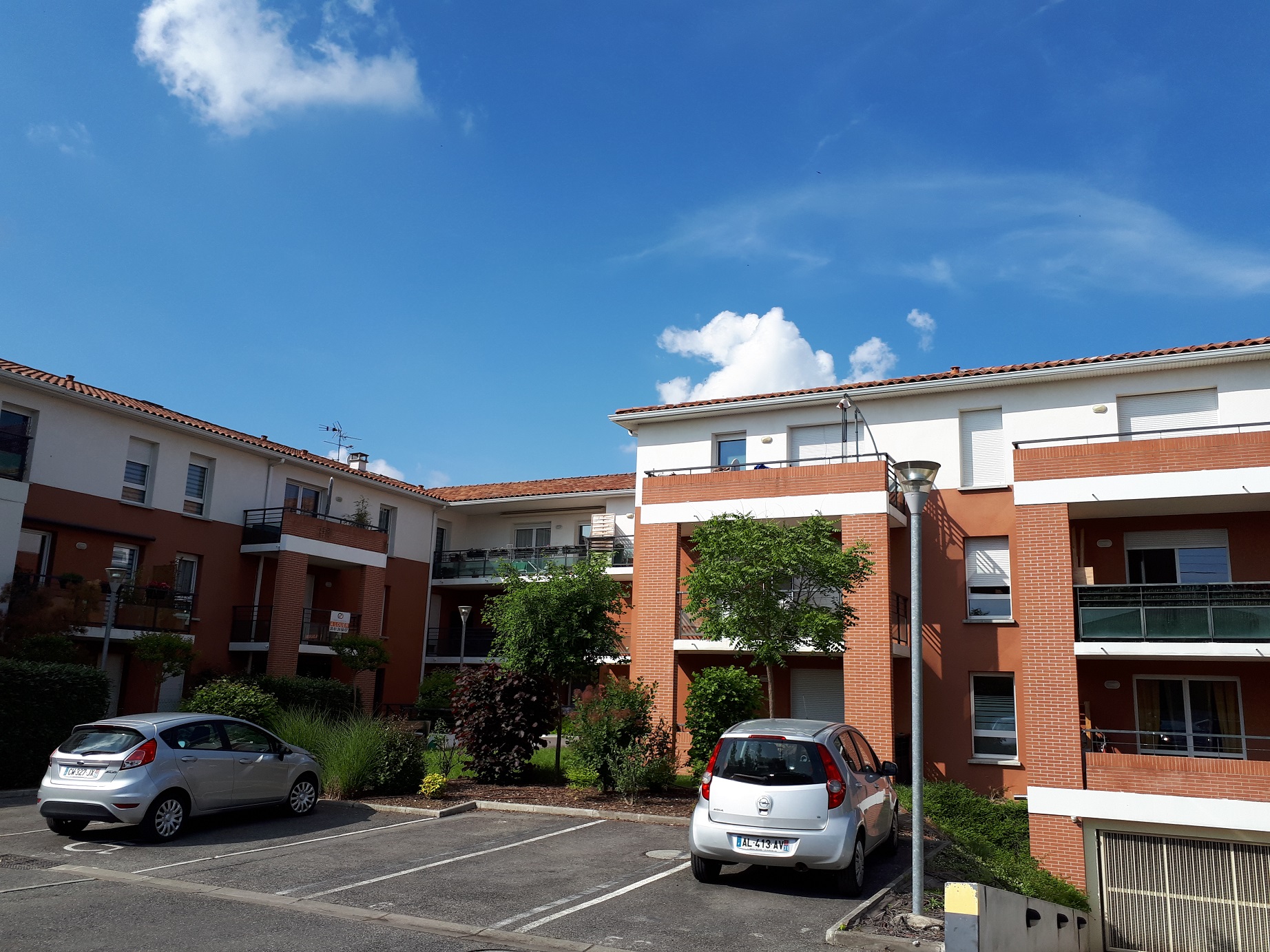 location CUGNAUX Centre au dernier étage Loue Appt T2 de 43m² avec balcon et 2 parkings